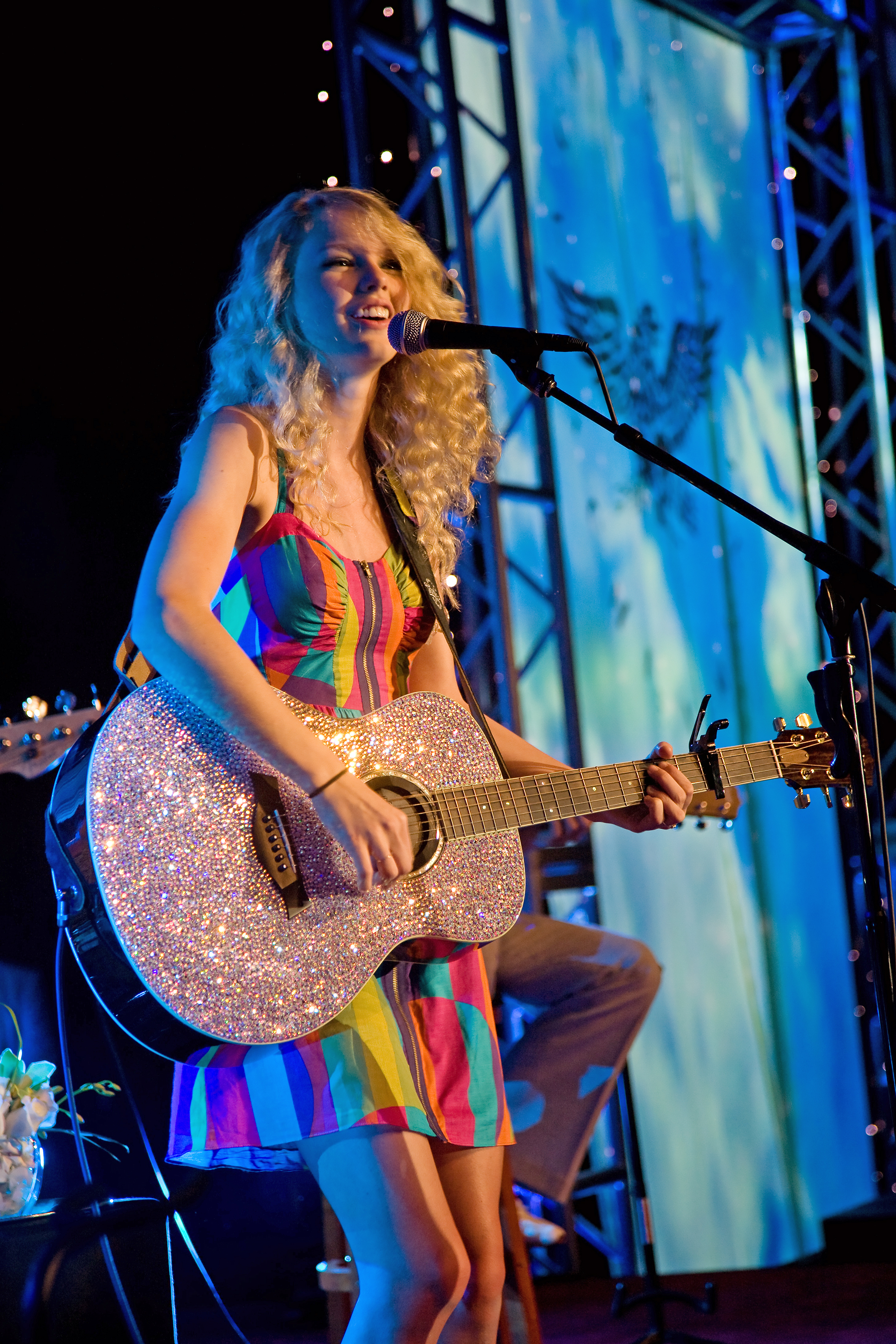 Academy student delegate Taylor Swift performs her hit songs at the 2008 Banquet of the Golden Plate in Hawaii.