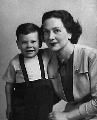 Andrew Weil, age 4, with his mother. (Courtesy of Dr. Andrew Weil)